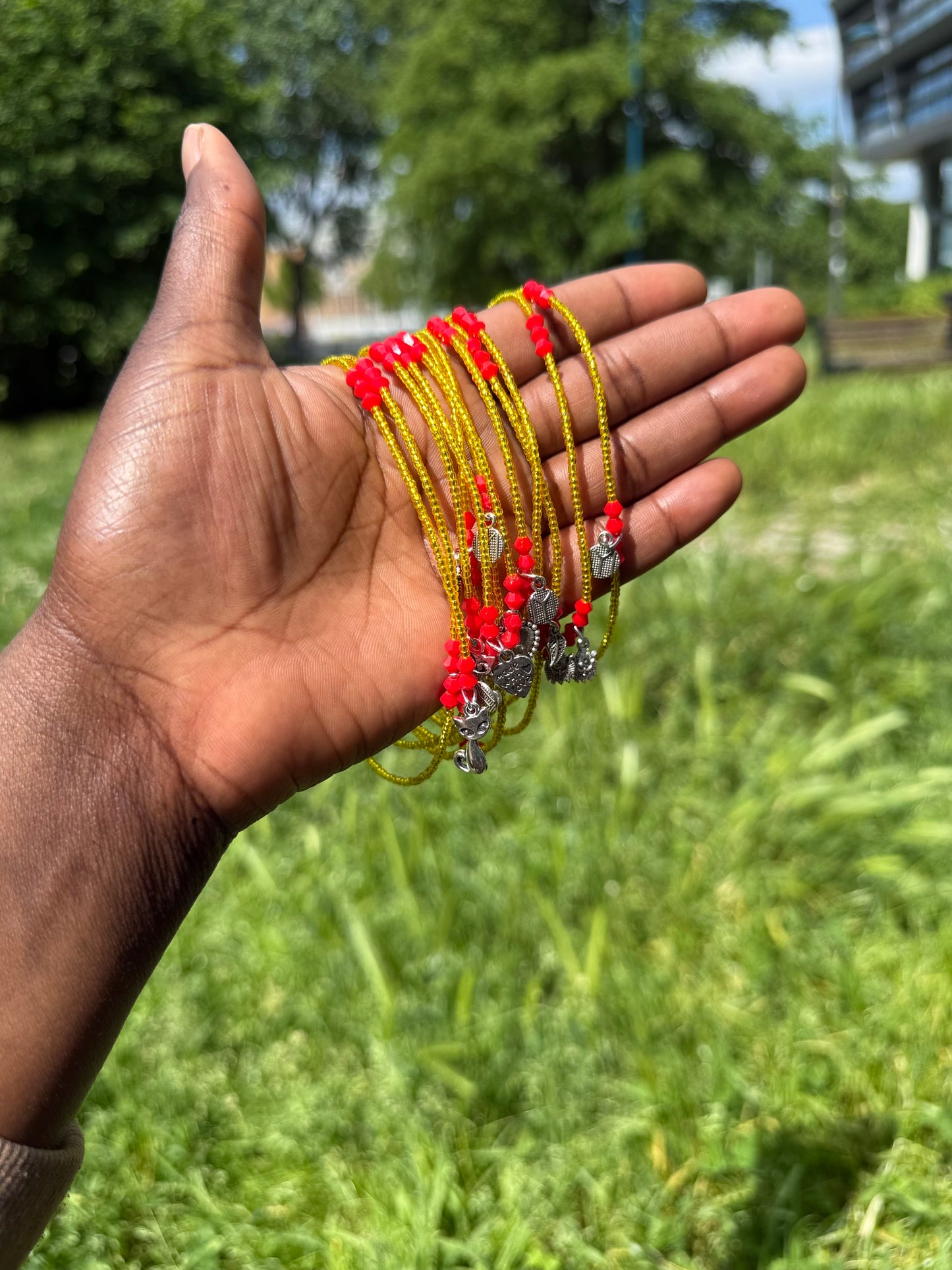 CHAÎNES DE CHEVILLE JAUNE