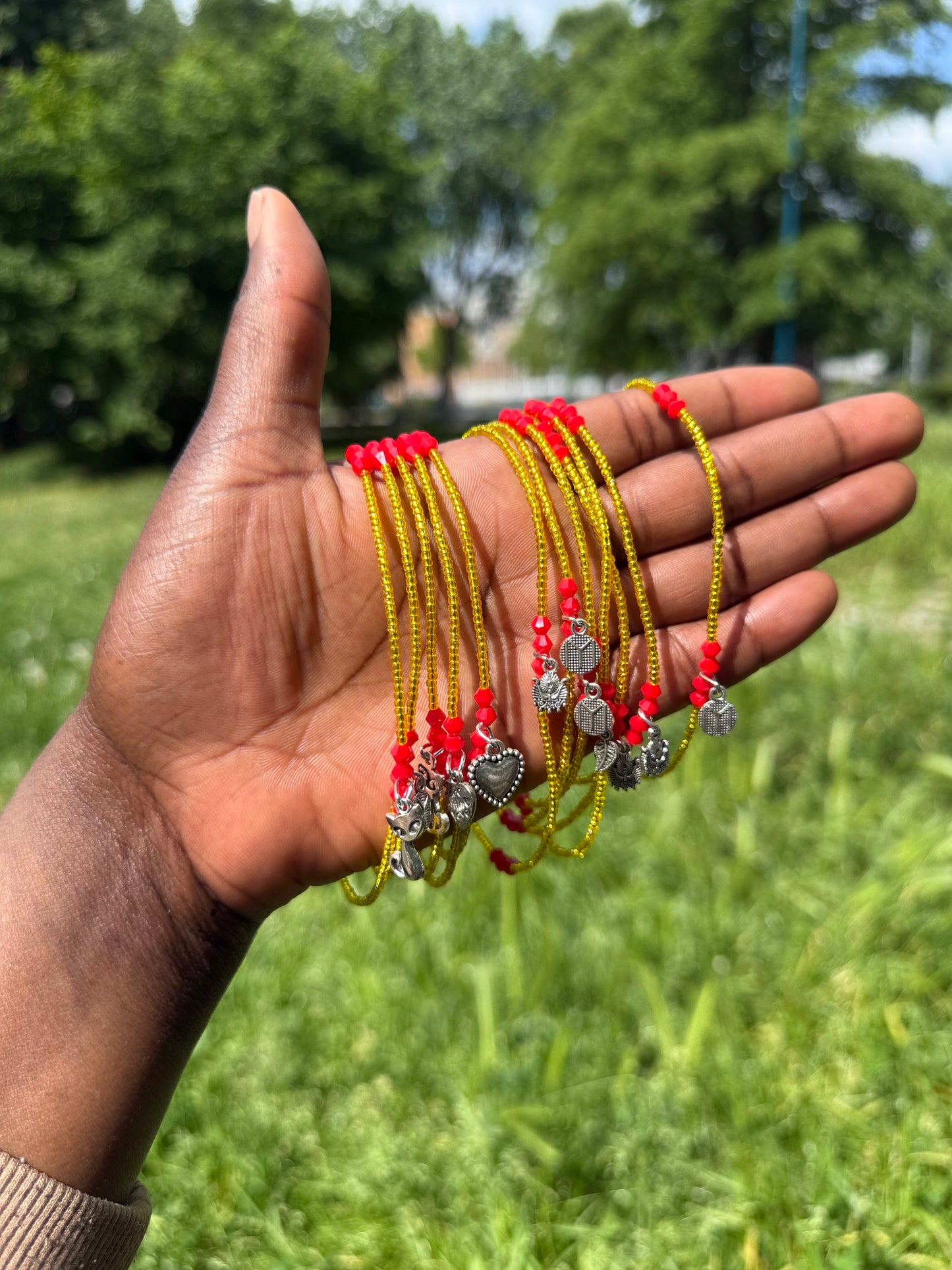 CHAÎNES DE CHEVILLE JAUNE